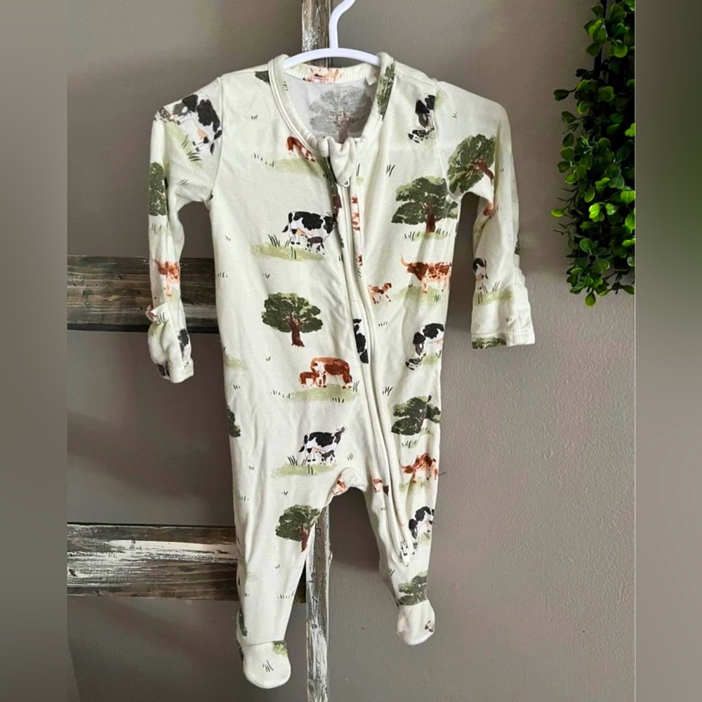 “Cows” Bamboo Footie pj’s